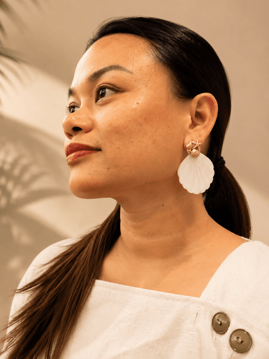 Solea Shell Earrings - Coastal Chic Gold Statement Jewelry | NORIVE - NORIVE